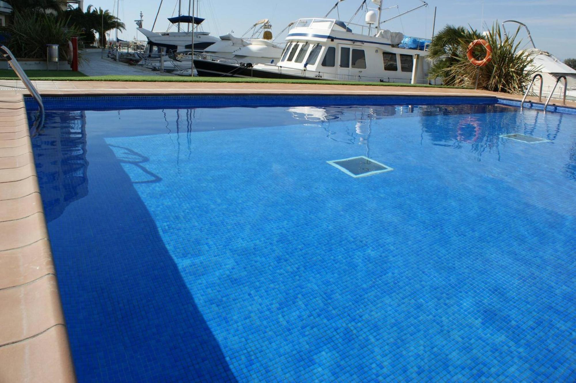 Precioso Piso Con Vista Al Canal Y Piscina En Roses Av-69 Экстерьер фото